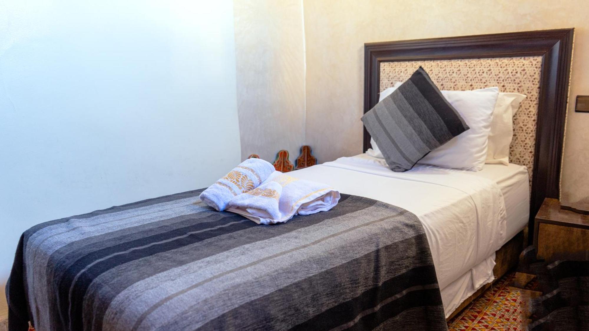 Riad Dar El Ouedghiri Фес Экстерьер фото